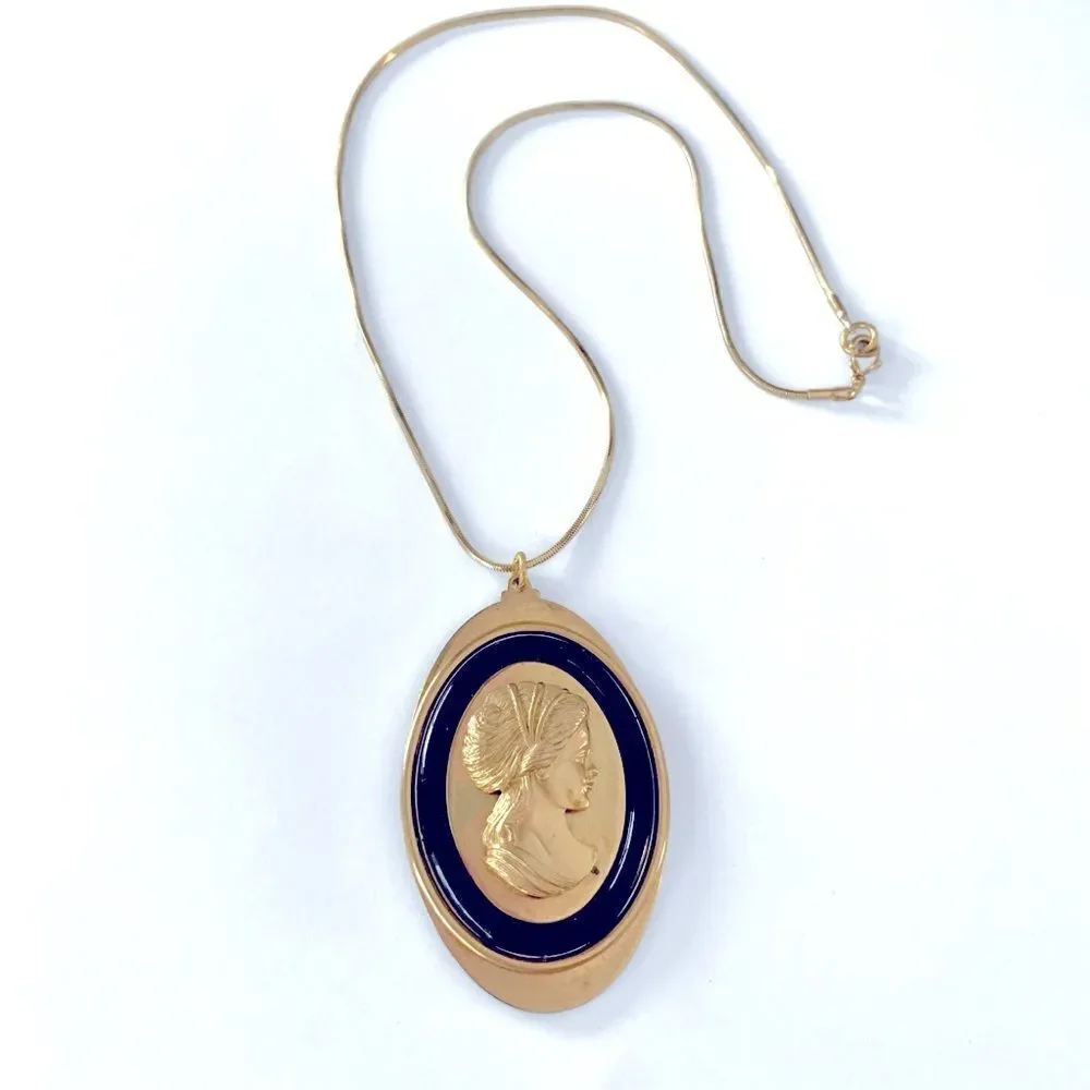 Vintage Avon Gold Cameo Pendant Necklace